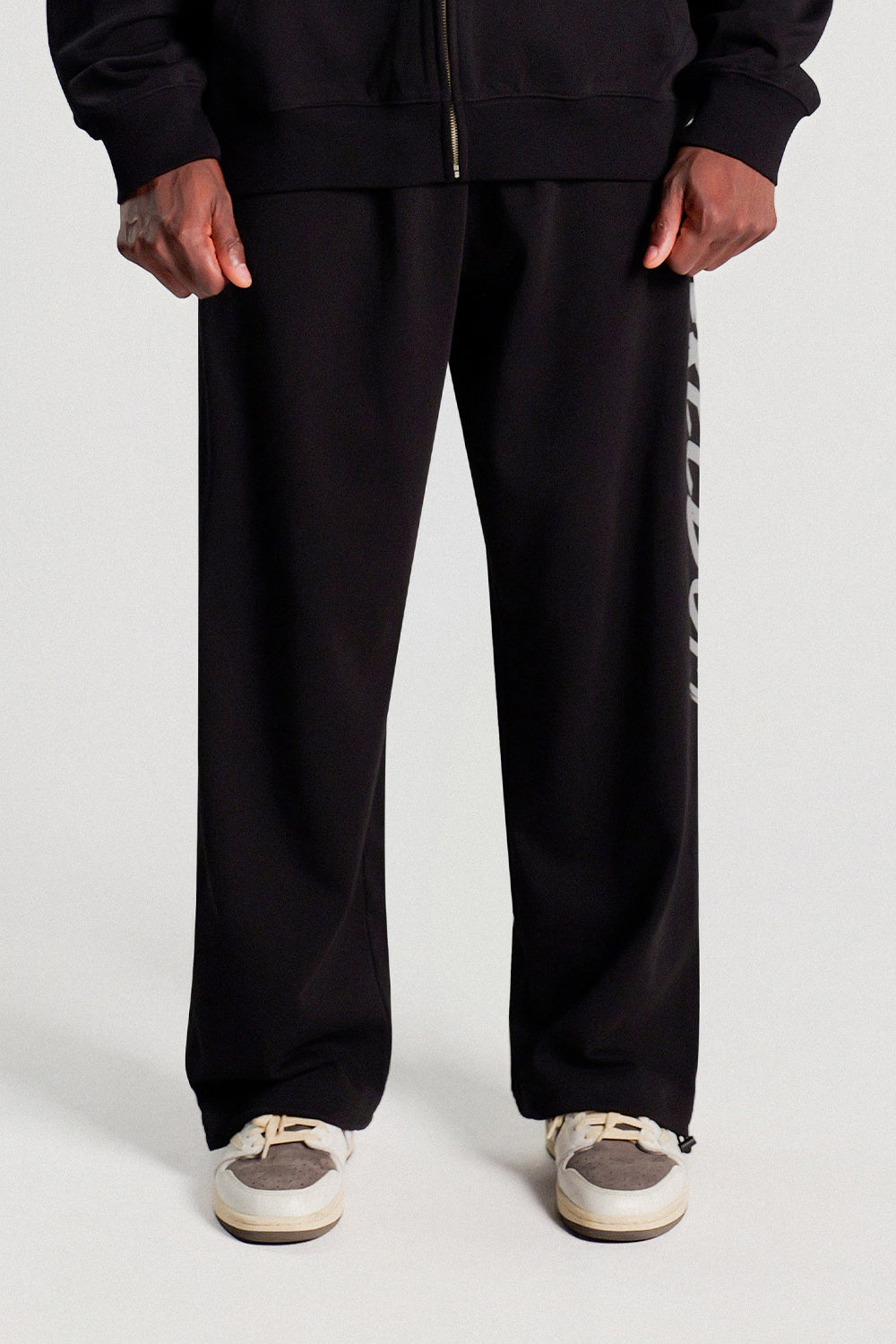 Back Logo Sweatpants (Black/Gray)
