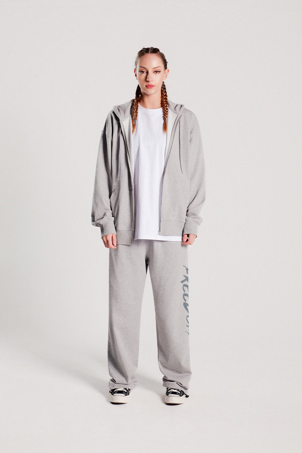 Back Logo Sweatpants (Gray)