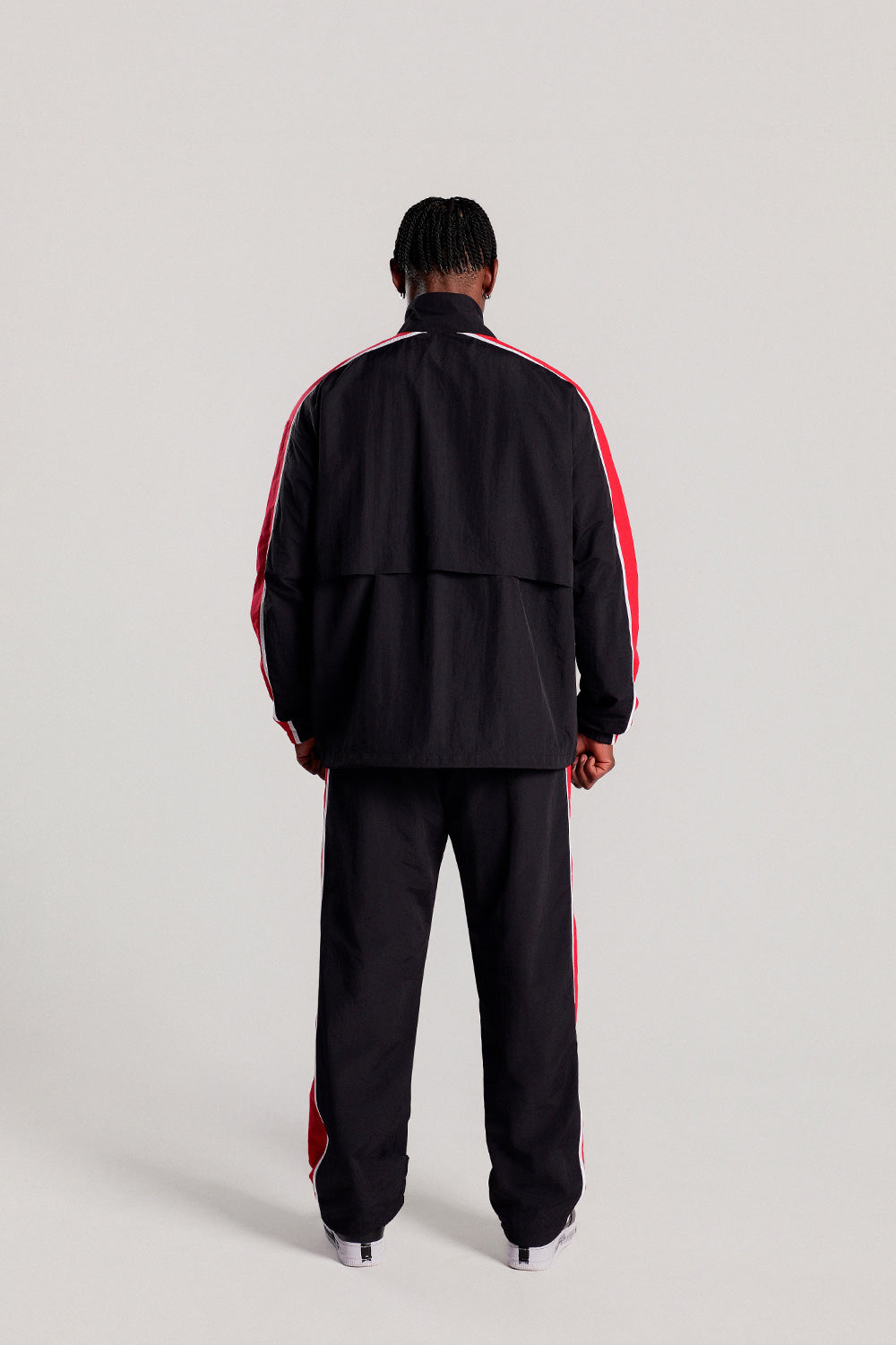 Sideline Windbreaker Jacket (Black/Red)