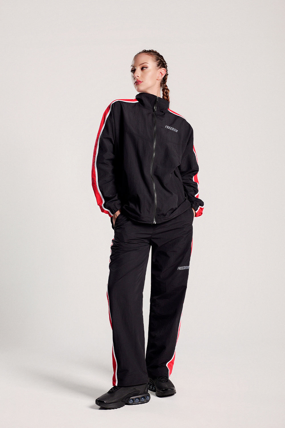Sideline Windbreaker Pants (Black/Red)