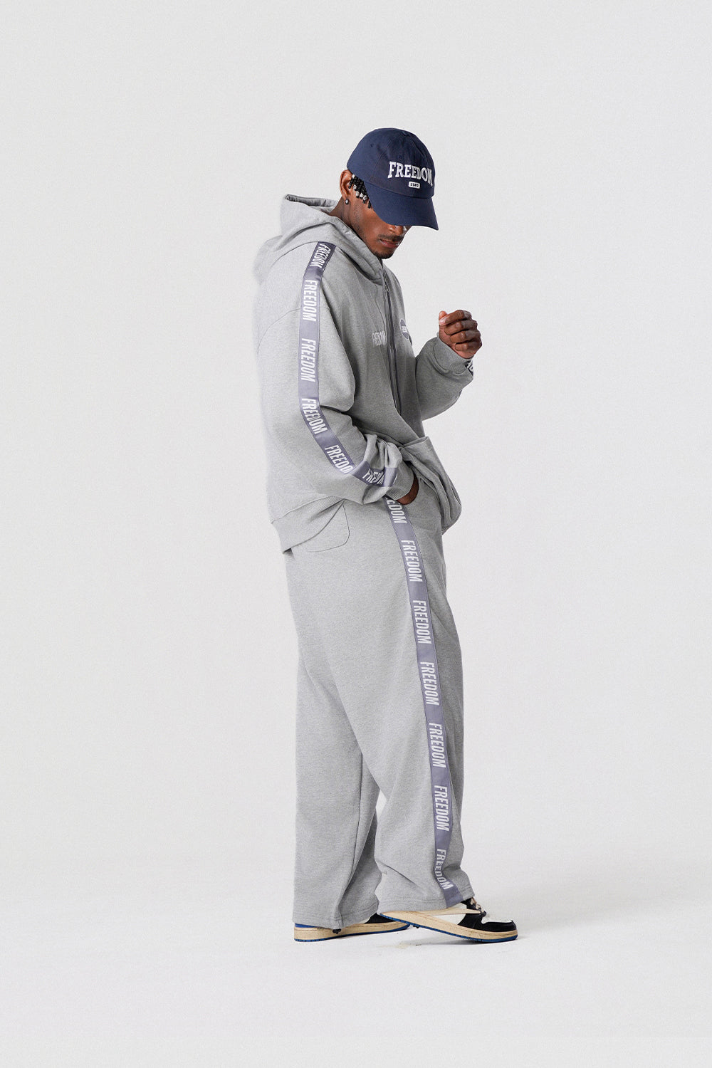 FREEDOM Lettering Hoodie (Gray)