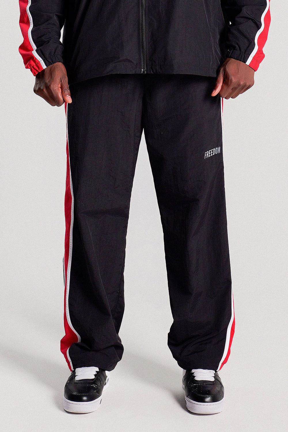 Sideline Windbreaker Pants (Black/Red)